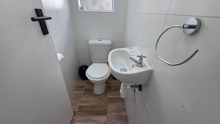 2 Bedroom Property for Sale in De Bakke Western Cape